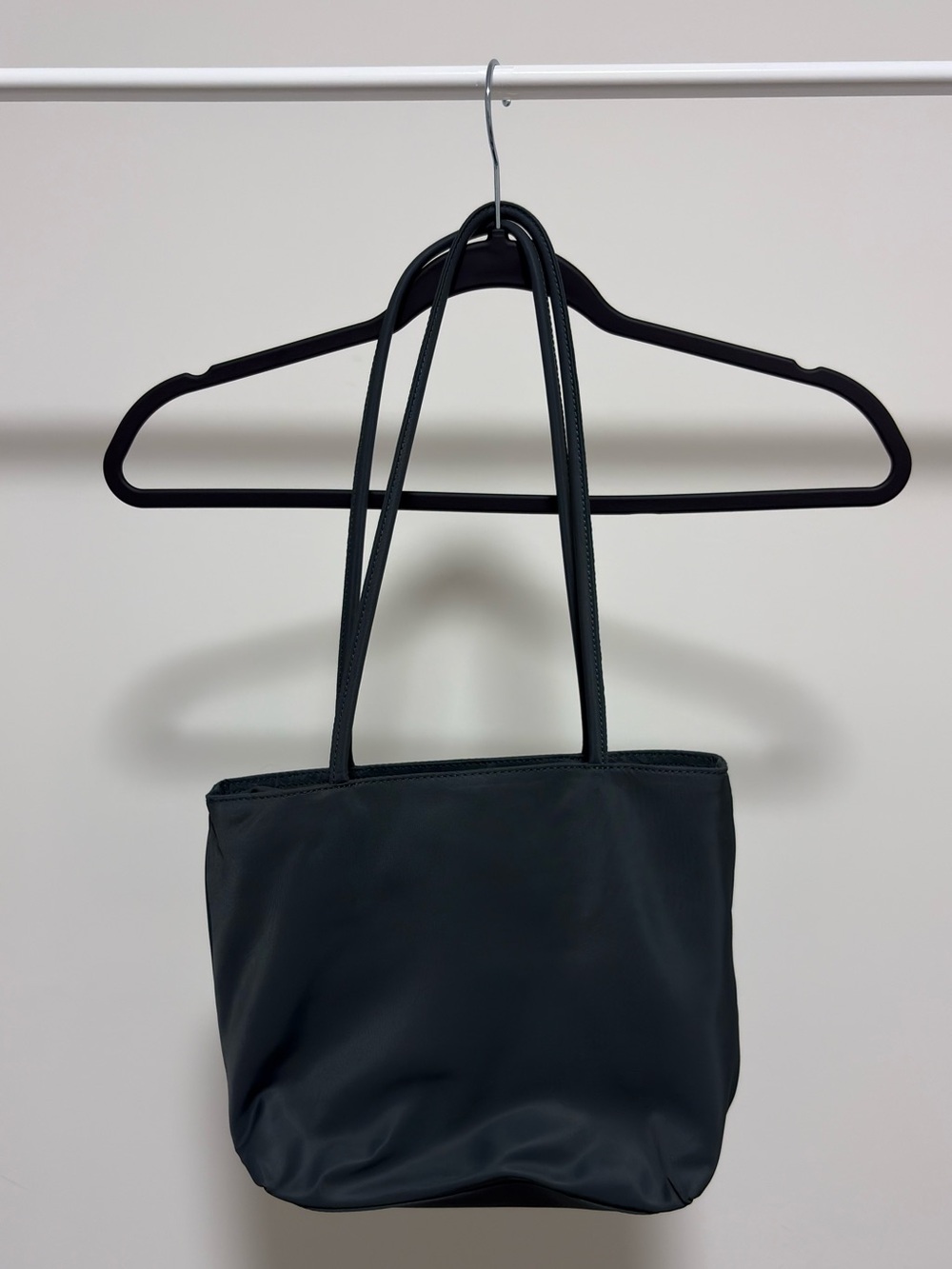 Aritzia Sunday Best Idolize Tote Bag